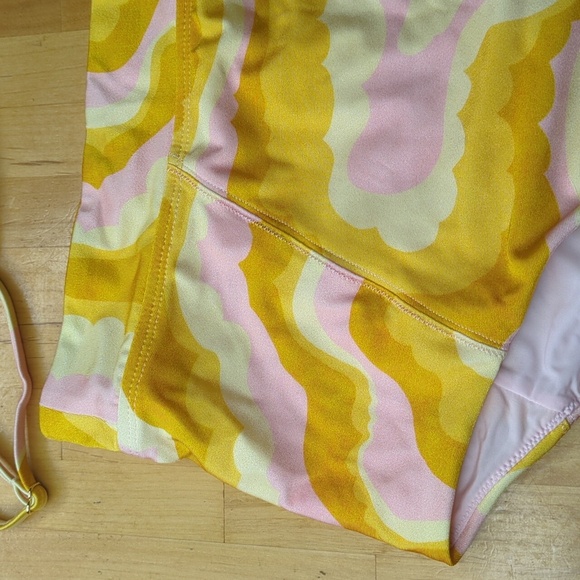 Suboo - Cloud Scoop Bikini Top - Cloud Print Size S NWOT - Picture 13 of 16